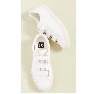 Women’s Veja 3-Lock Low Top Sneakers